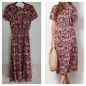 Evereve Alana Smocked Lightweight Pockets Midi Dress in Multi Pattern